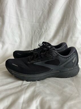 Brooks Black Ghost 14 Mesh Running Shoes